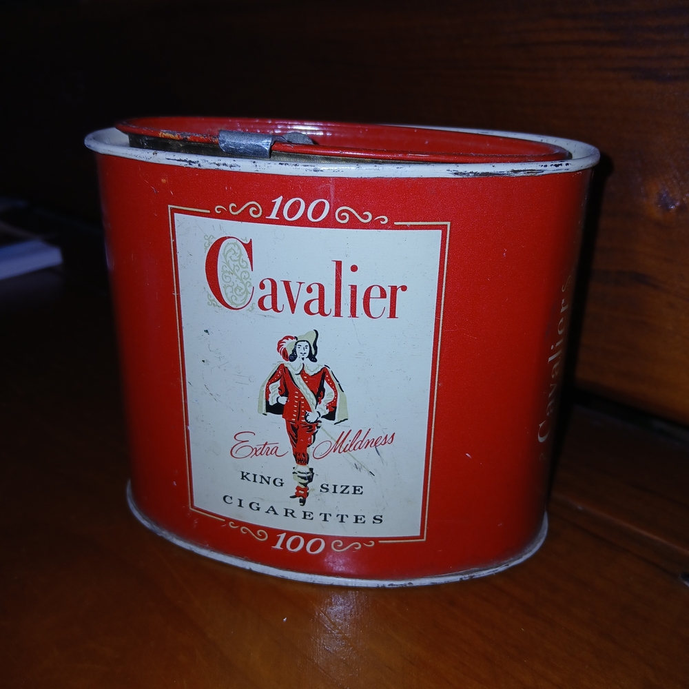 Antique Vintage Cavalier King Size 100 Cigarette Tobacco Tin Can W/Stamps